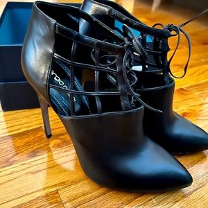 SERGIO ROSSI SIZE 38 lace up pumps, NIB